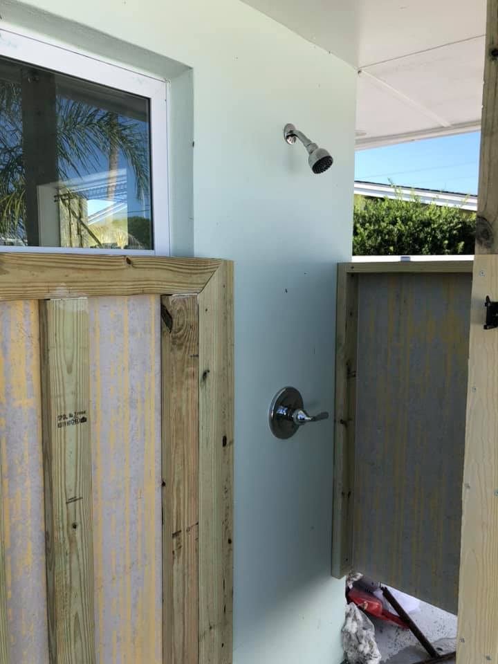 Outdoor shower in Vero Beach - 1